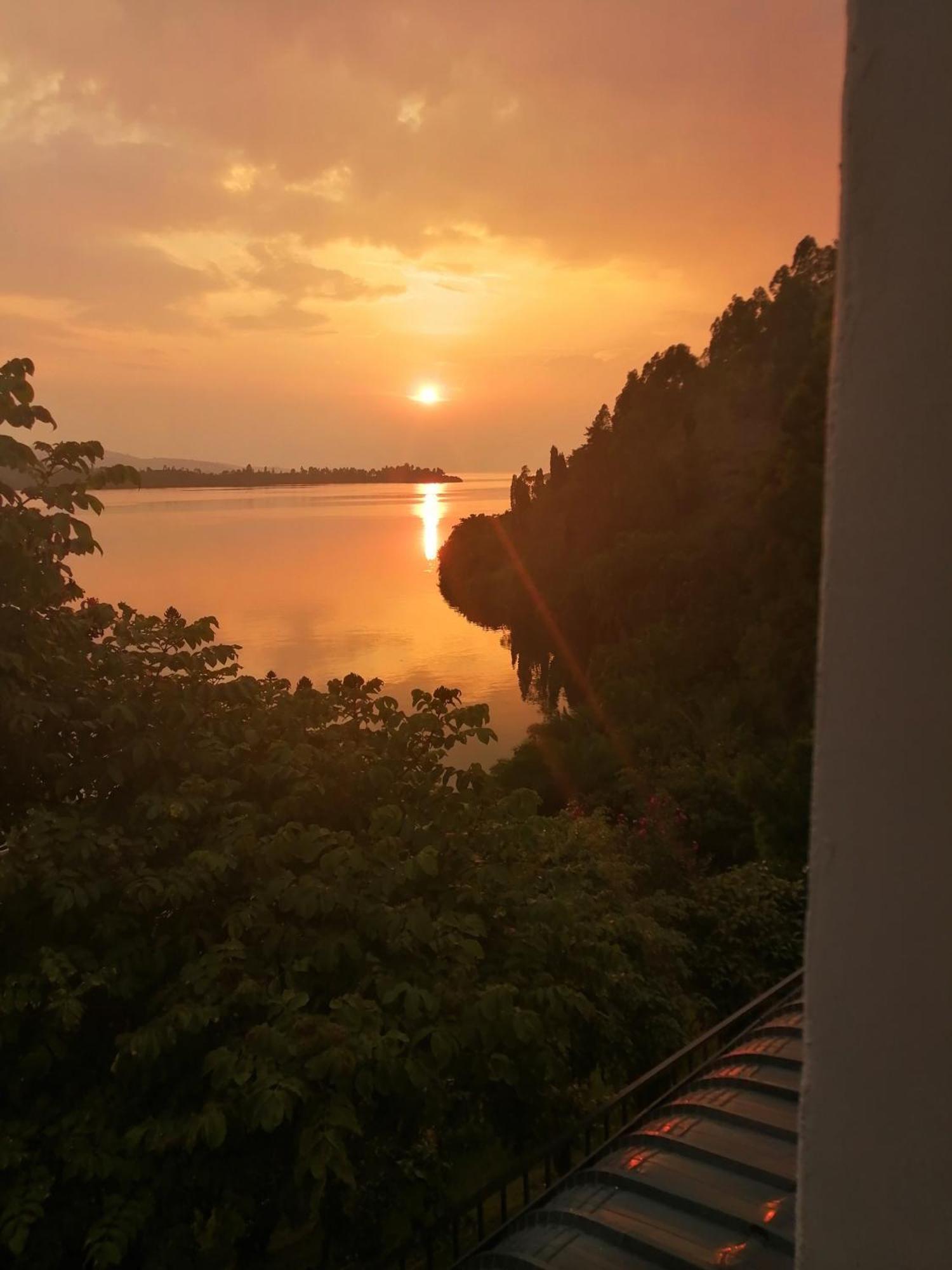 Inn On The Lake Kibuye Extérieur photo